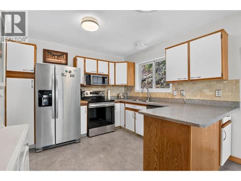Photo 13 of 3246 McGinnis Road, Glenrosa, West Kelowna