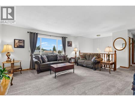 Photo 2 of 3246 McGinnis Road, Glenrosa, West Kelowna