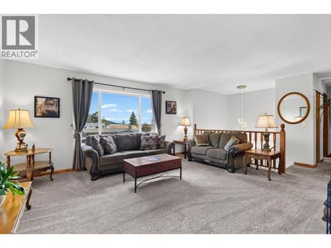 Photo 2 of 3246 McGinnis Road, Glenrosa, West Kelowna