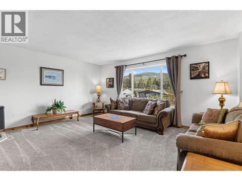 Photo 4 of 3246 McGinnis Road, Glenrosa, West Kelowna