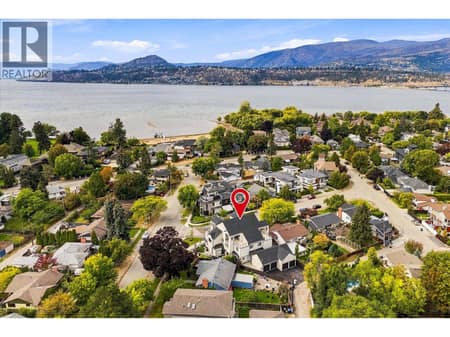 Photo 2 of 2435 Taylor Crescent Unit# 1, Kelowna South