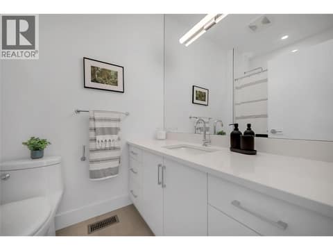 Upstairs main bathroom at 2100 Campbell Place Unit# 154, Lakeview Heights, West Kelowna