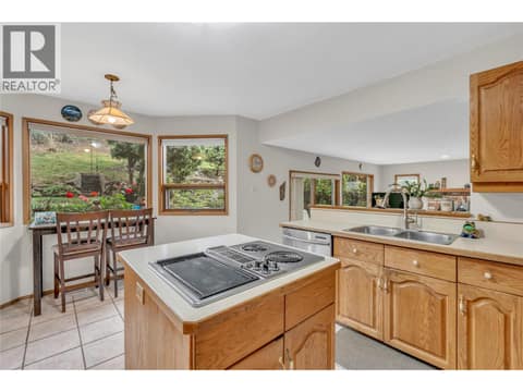 Photo 13 of 128 Ponderosa Place, Wiltse/Valleyview, Penticton