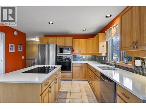 Photo 12 of 199 Coppertree Court, Sahali, Kamloops