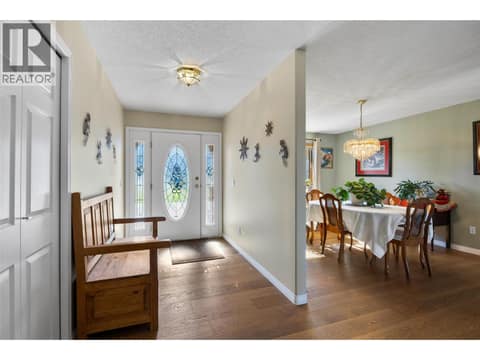 Photo 3 of 199 Coppertree Court, Sahali, Kamloops