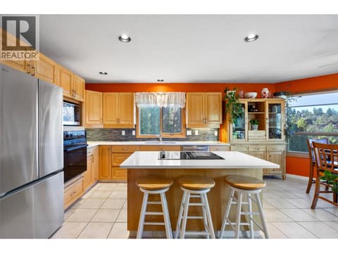 Photo 8 of 199 Coppertree Court, Sahali, Kamloops
