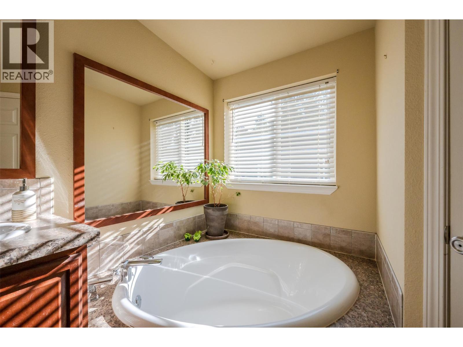 5 pce ensuite. at 8712 Steuart Street Unit# 54, Summerland Rural