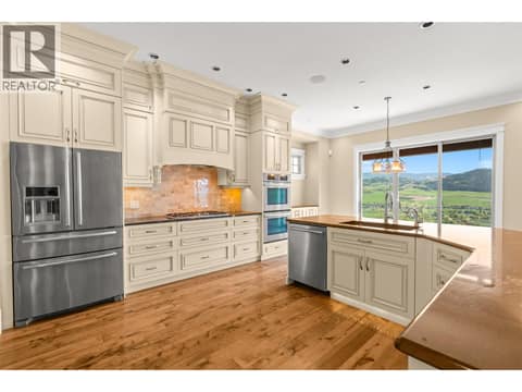 Photo 10 of 108 Vineyard Way, Bella Vista, Vernon