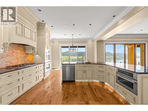 Photo 13 of 108 Vineyard Way, Bella Vista, Vernon