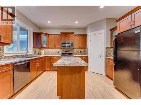 Photo 8 of 3804 32 Avenue Unit# 3, City of Vernon