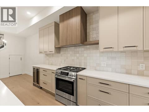 Photo 10 of 2435 Taylor Crescent Unit# 4, Kelowna South