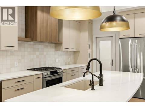 Photo 9 of 2435 Taylor Crescent Unit# 4, Kelowna South