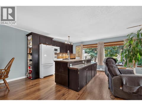 Photo 6 of 8008 Victoria Road, Main Town, Summerland