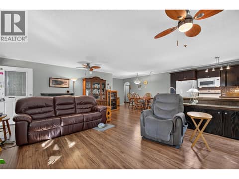 Photo 8 of 8008 Victoria Road, Main Town, Summerland