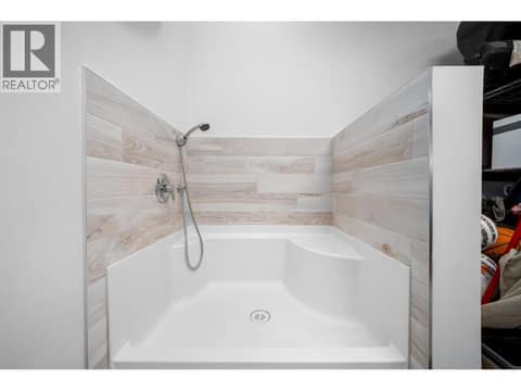 Dog Wash in Garage at 1543 Rocky Point Drive, Wilden, Kelowna
