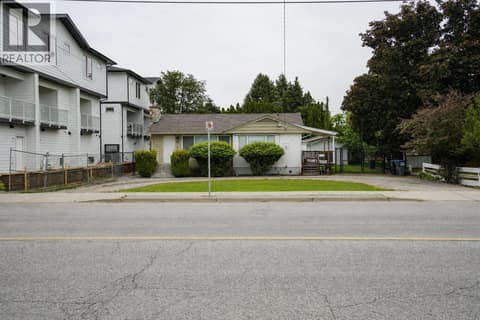 Photo 3 of 137 Green Avenue W, Main South, Penticton