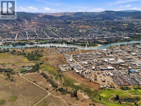 Photo 2 of 820 Sarcee Street, South Kamloops