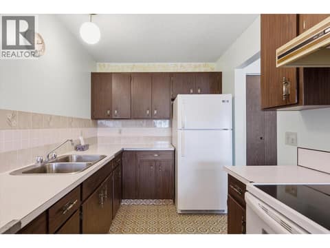 Photo 9 of 3605 15 Avenue, Mission Hill, Vernon