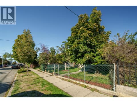 Photo 2 of 574 Van Horne Street, Main North, Penticton