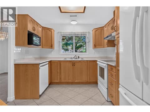 Photo 6 of 2245 Atkinson Street Unit# 107, Main South, Penticton