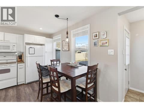 Photo 11 of 922 Westminster Avenue, North Kamloops