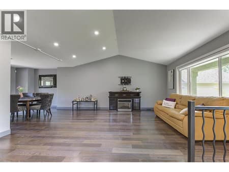Photo 2 of 1852 Crossglen Court, North Glenmore, Kelowna
