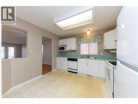Photo 13 of 1285 14TH Street Unit# 30, Brocklehurst, Kamloops