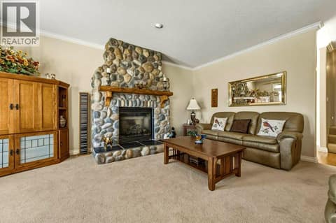 Photo 12 of 562 Mountain Drive, Okanagan North, Vernon