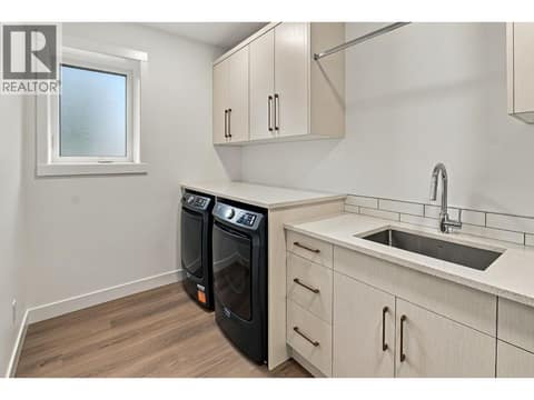 Photo 8 of 491 Clifton Road N, Glenmore, Kelowna