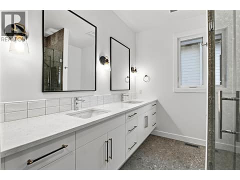 Primary Ensuite at 491 Clifton Road N, Glenmore, Kelowna