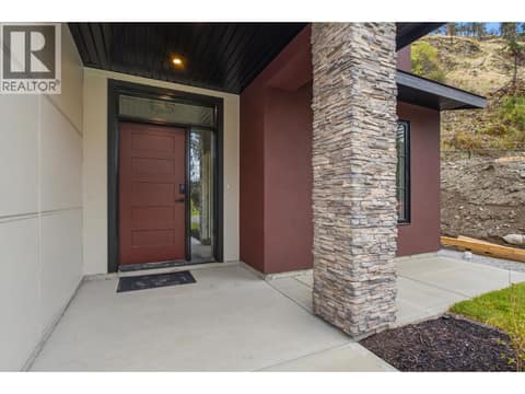 Photo 4 of 487 Clifton Road N, Glenmore, Kelowna