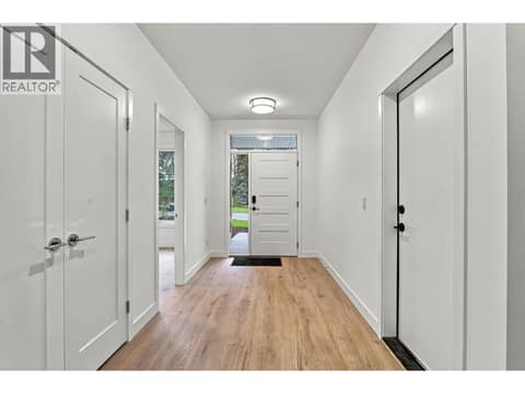 Photo 5 of 487 Clifton Road N, Glenmore, Kelowna