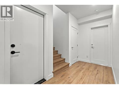 Photo 6 of 487 Clifton Road N, Glenmore, Kelowna
