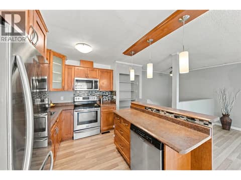 Photo 10 of 1621 Spartan Place, Brocklehurst, Kamloops