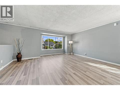 Photo 13 of 1621 Spartan Place, Brocklehurst, Kamloops