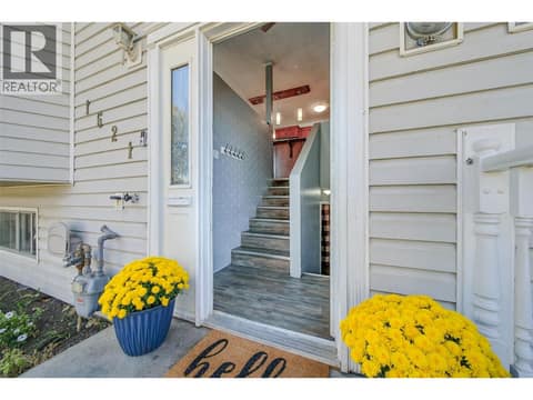 Photo 3 of 1621 Spartan Place, Brocklehurst, Kamloops