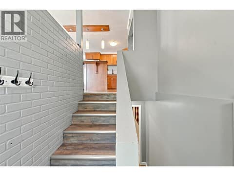 Photo 4 of 1621 Spartan Place, Brocklehurst, Kamloops