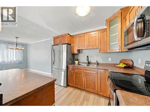 Photo 7 of 1621 Spartan Place, Brocklehurst, Kamloops