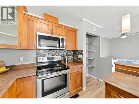 Photo 9 of 1621 Spartan Place, Brocklehurst, Kamloops