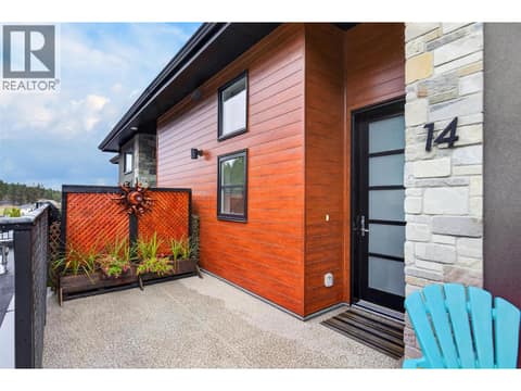 Duradeck front porch at 9700 Santina Road Unit# 14, Lake Country North West