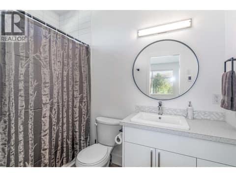 Bedroom 2 - 4 Piece ensuite at 1528 FAWN RUN Drive, Upper Mission, Kelowna
