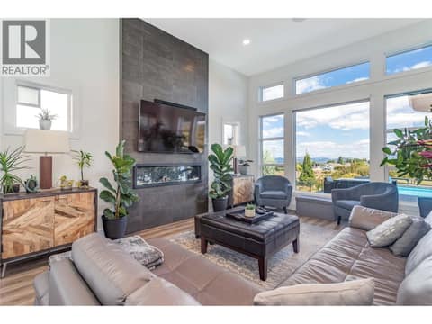 Great Room with loads of natural light at 1528 FAWN RUN Drive, Upper Mission, Kelowna