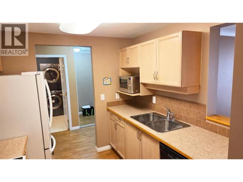 Kitchen at 255 Aurora Crescent Unit# 204, Rutland North, Kelowna