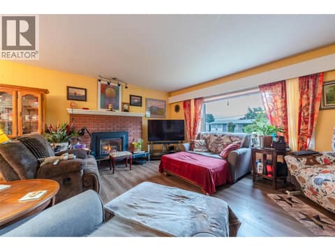 Photo 1 of 902 Maccleave Avenue, Columbia/Duncan, Penticton