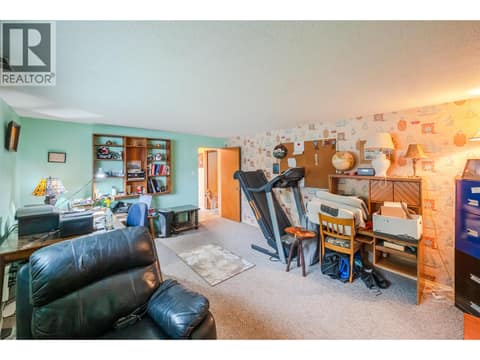 Photo 20 of 902 Maccleave Avenue, Columbia/Duncan, Penticton