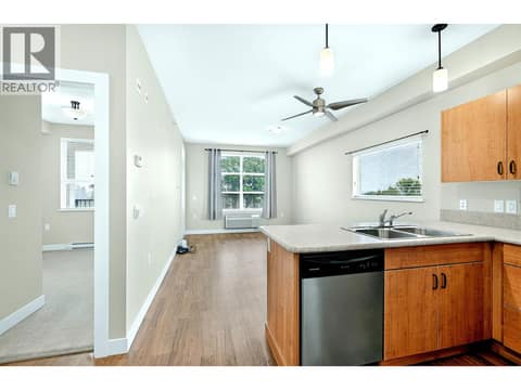 Photo 6 of 755 Mayfair Street Unit# 423, Brocklehurst, Kamloops