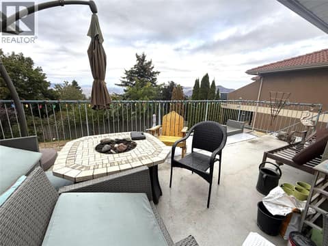 Photo 7 of 2019 STEEPLE Court, Sahali, Kamloops