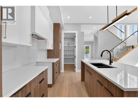 Photo 10 of 757 Barnaby Road Unit# 3, Upper Mission, Kelowna