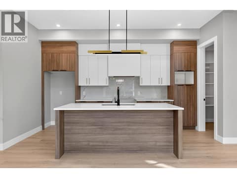 Photo 4 of 757 Barnaby Road Unit# 3, Upper Mission, Kelowna