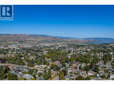 Photo 10 of 1604 39A Avenue, East Hill, Vernon